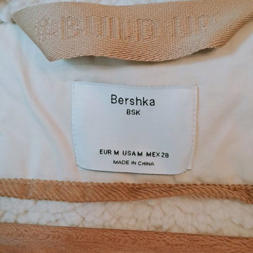 Bershka jacket used, beige long with removable lining and fur hood