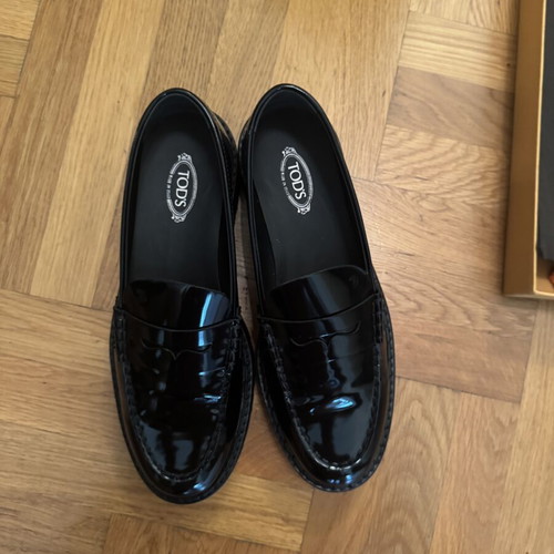 Tod's leather loafers size 40.5 like new, black patent leather