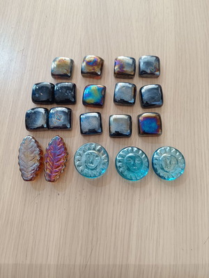 Set of 19 used decorative glass cabochons for crafts