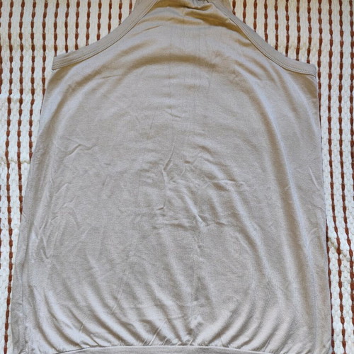 Beige tank top with straps like new, size medium