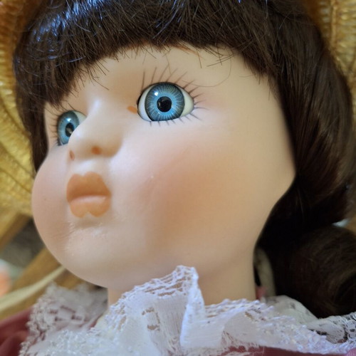 The Heritage Mint Ltd porcelain doll, vintage, 40 cm
