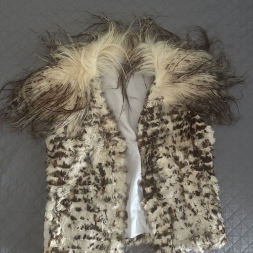 Fur vest like new, warm sleeveless outerwear