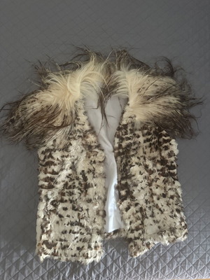 Fur vest like new, warm sleeveless outerwear