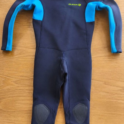 Olaian 2.2 mm Kids Full Wetsuit like new, size 8 years