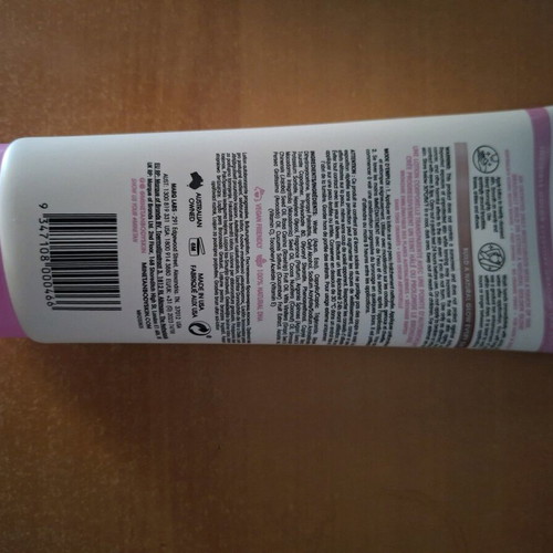Tan lotion new with moisturizing oils and gradual tanning