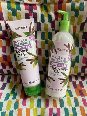 Creightons Vanilla & Macadamia Cocoon лосион и душ скраб употребявани