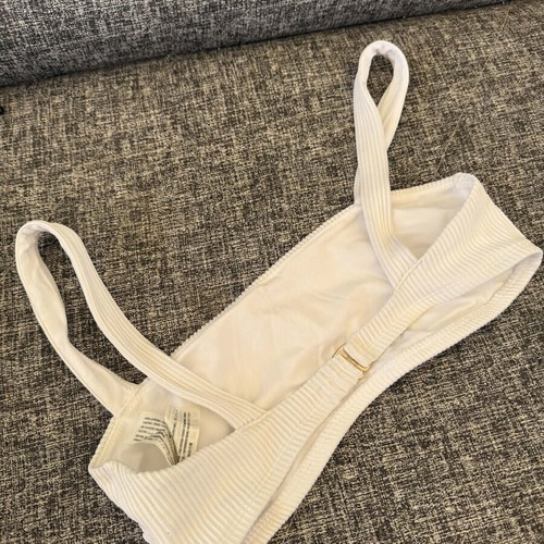 Hollister Bikini Top size M like new, white