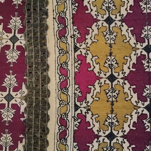 Handmade embroidery set of 3 pieces like new for living room