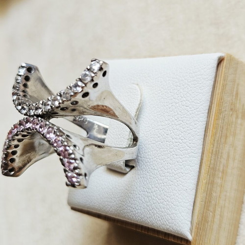 925 statement ring with white and pink zircon