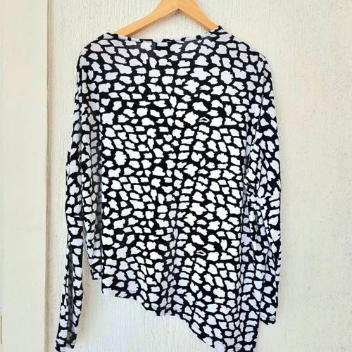 Tessentials asymmetrical blouse with black and white print, 2XL