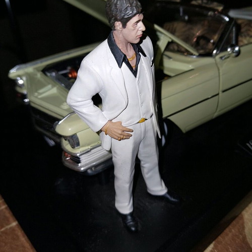 Scarface Cadillac Series 62 1963 with Jada figurine, like new