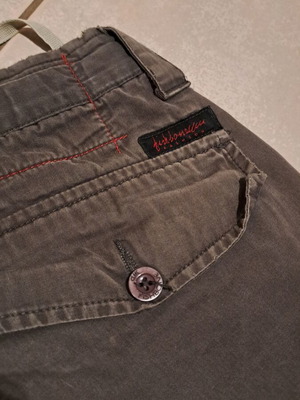 Men's Cargo Fishbone Bermuda shorts like new, brown
