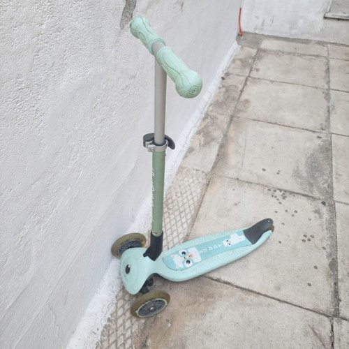Globber 3-Wheel Scooter used with light-up wheels