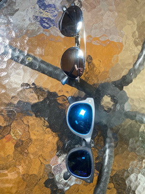 Sunglasses used, pack of 2, silver and blue