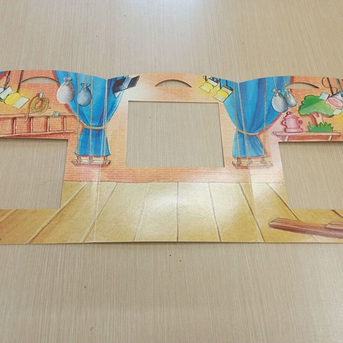 Puppet theater and finger puppets like new, 12 pieces with felt clothes