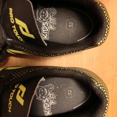 Pro Touch football shoes size 32 like new, black with studs