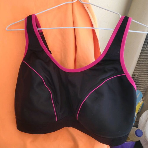 Wingslove sport bra 75G new, black and pink