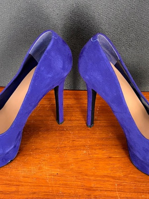 Jessica Simpson suede blue pumps used, size 40