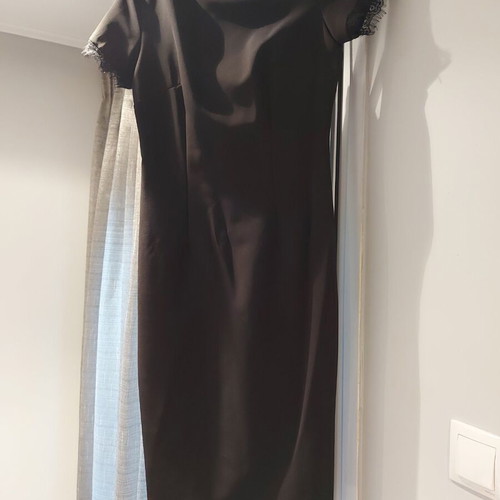 Lynne women's midi dress black like new