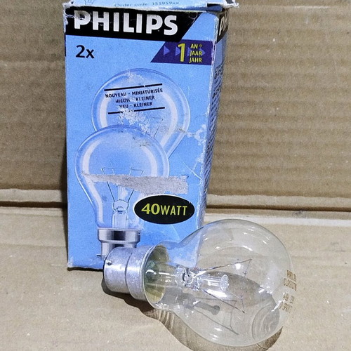 Incandescent bulbs 40W with bayonet B22 base, pack of 2, new