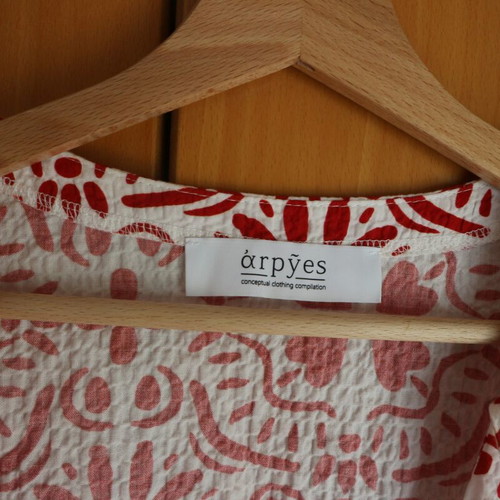 Arpyes shirt like new, medium/large, white and red