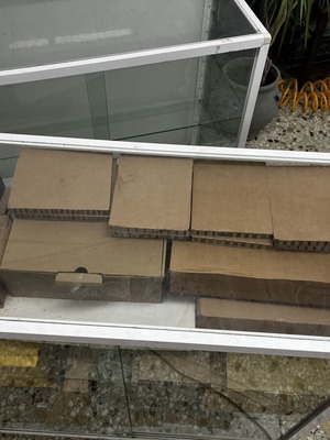 Επαγγελματικές βιτρίνες μεταχειρισμένες, μέταλλο και γυαλί, συρόμενες πόρτες, σετ 2