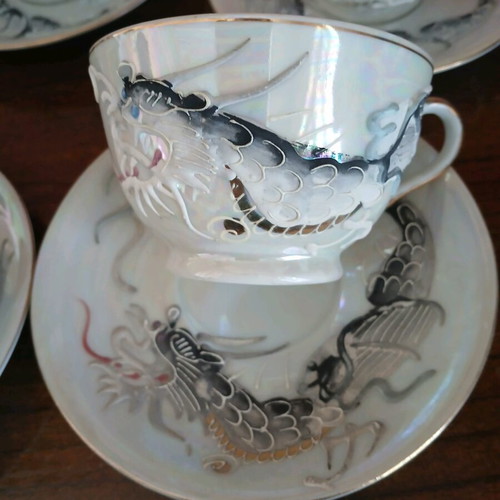 Vintage coffee-tea cups set of 5 with embossed dragon design, porcelain like new