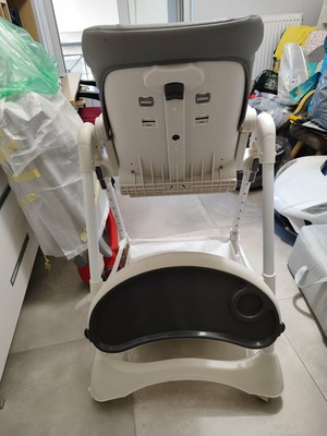Moni Chocolate high chair like new