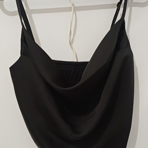 Satin black top like new, size M