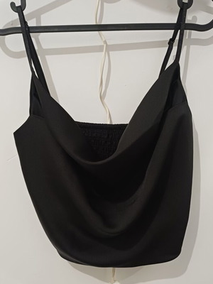 Satin black top like new, size M
