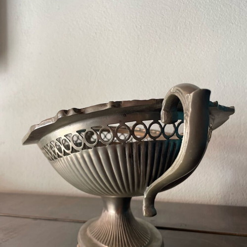 Fruit bowl tin like new with two handles