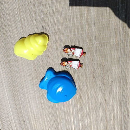 Wooden earrings with stainless steel clasp Sarah Kay new, beige and red