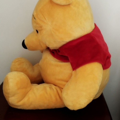 Winnie The Pooh Giant Soft Toy like new, 80cm, official Disney