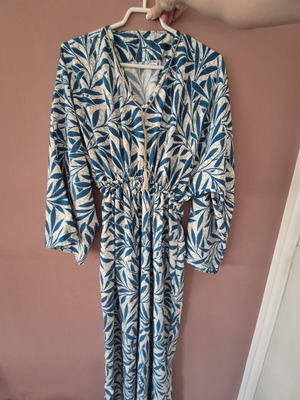 Long floral dress one size blue, new from Egypt