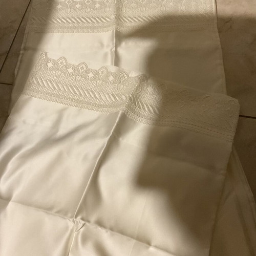 Satin luxury double bed sheets like new, elegant ecru-sugar color