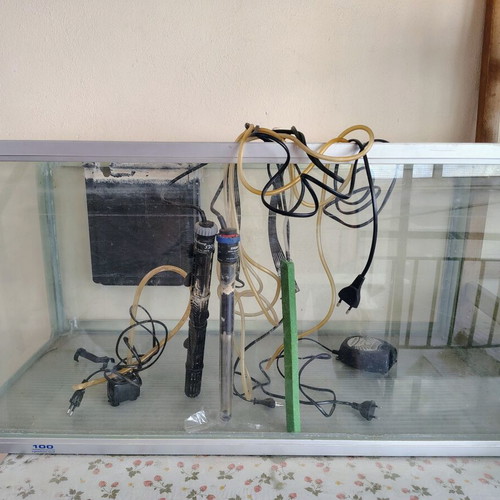 Aquarium 100lt used with accessories