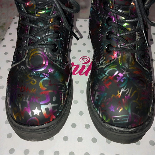 Boots size 29 like new, multicolor