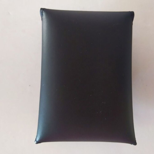 Black coin wallet like new with magnetic closure