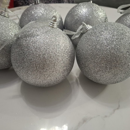 Set of 6 Large Silver Christmas Balls 10cm, glitter