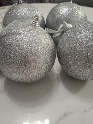 Set of 6 Large Silver Christmas Balls 10cm, glitter