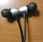 Bluetooth earbuds like new with volume control
