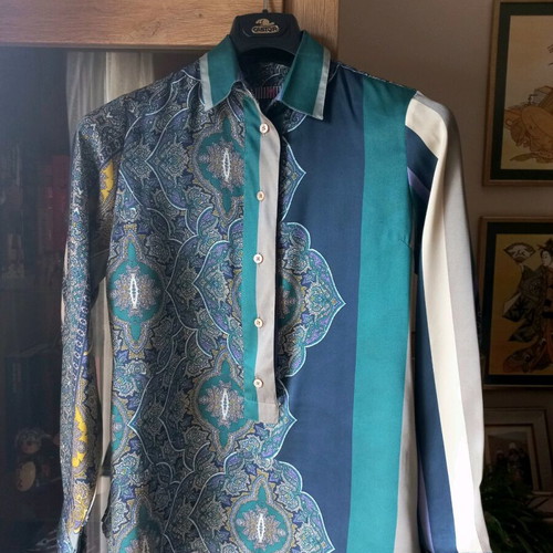 Vilagallo shirt like new, blue and green