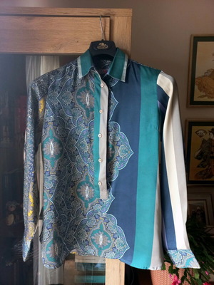 Vilagallo shirt like new, blue and green