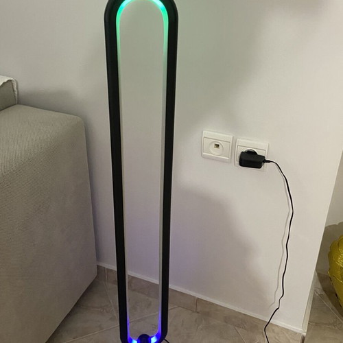 Led floor lamp like new with various settings and calculator