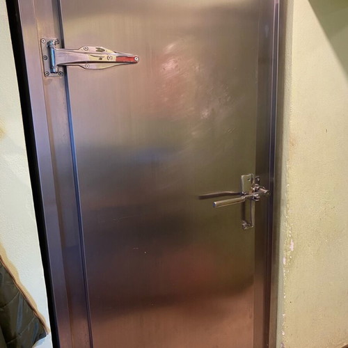 Professional refrigeration chamber used with machine, dimensions 1x1.30x2