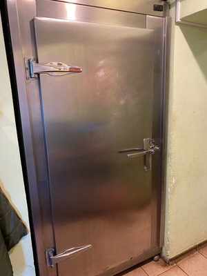 Professional refrigeration chamber used with machine, dimensions 1x1.30x2