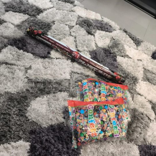 Confetti packs and streamer launcher new
