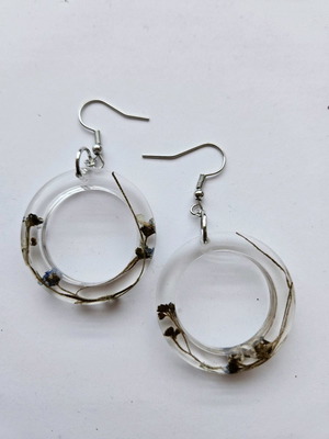 Earrings with liquid glass and dried flowers new