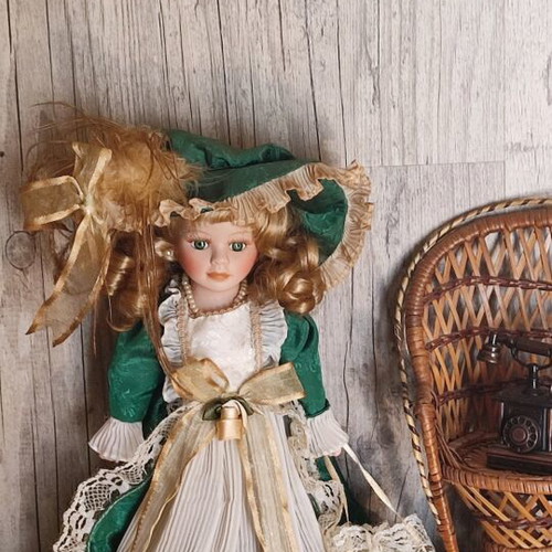 Vintage Victorian porcelain doll like new, height 25 cm
