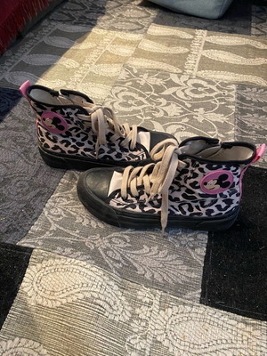 Disney boots for girls size 34 like new